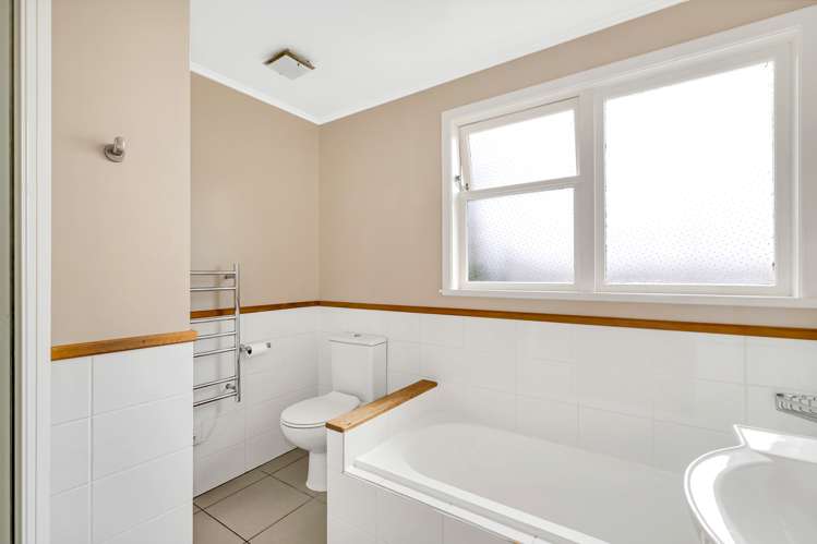 29 Smale Street Point Chevalier_16