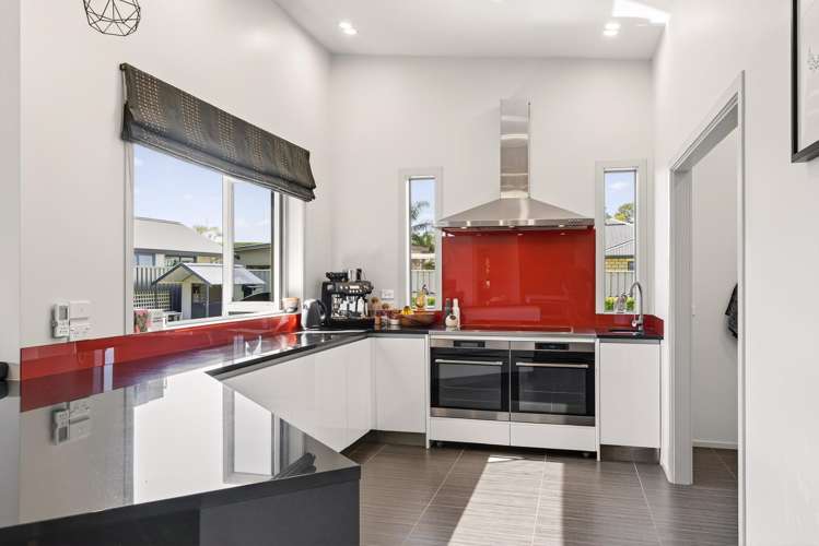 15 Pohutukawa Grove Lytton West_2