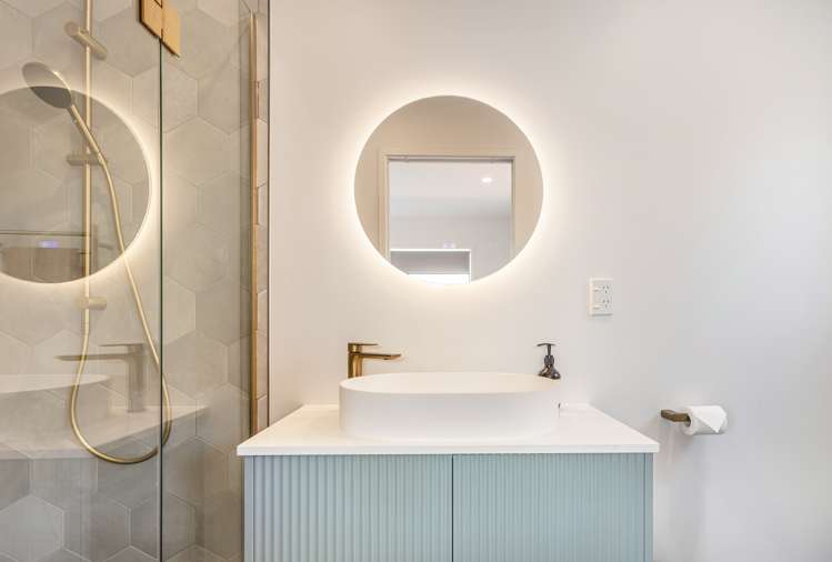 27a Beach Road Manly_18