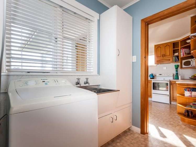 9 Belvedere Crescent Takaro_17