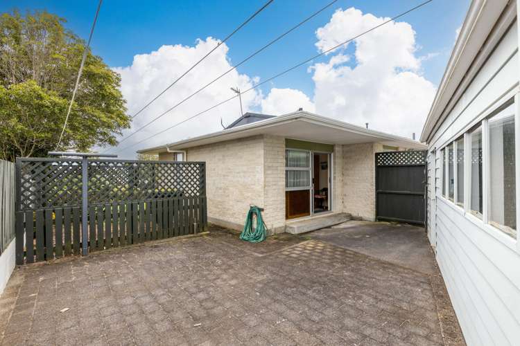10 Leon Place Waitara_19