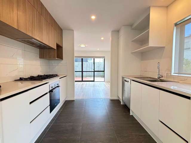 8 Seelie Court Flat Bush_2