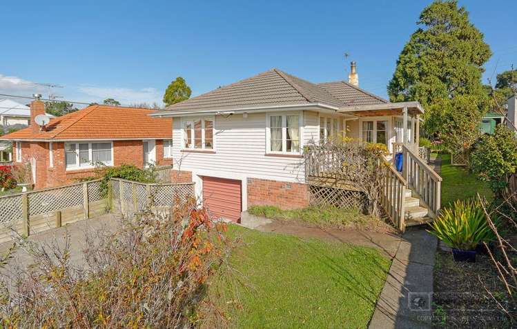 9 Ayrton Street Te Atatu South_2