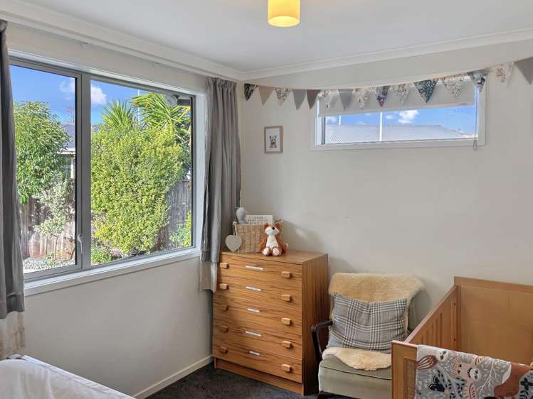 8 Christie Crescent 10484_17