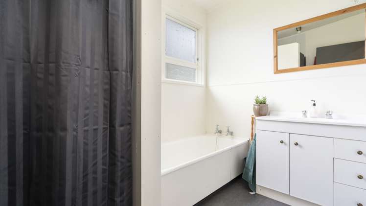 5807 South Road Rahotu_12