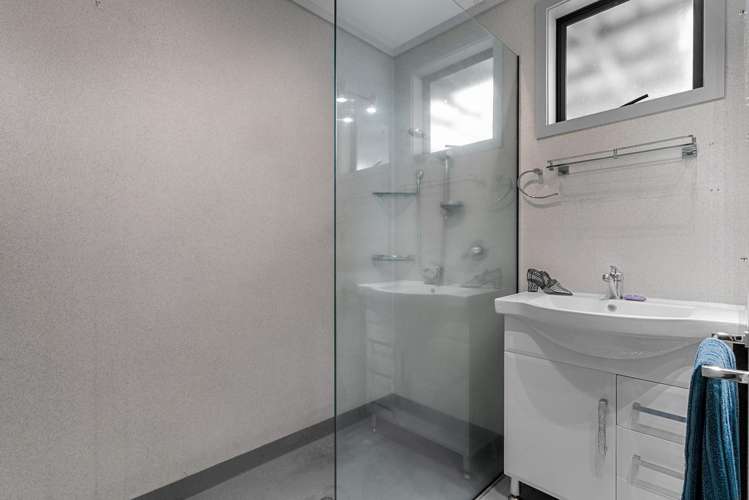 8 Montaine Place Maungaturoto_16