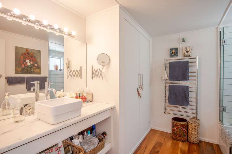 2 Tirohanga Terrace Akaroa_25