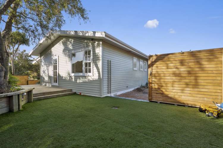 2 Fantail Grove Belmont_11