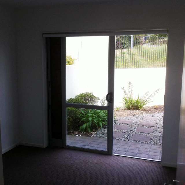 E5/71 Spencer Road Oteha_3