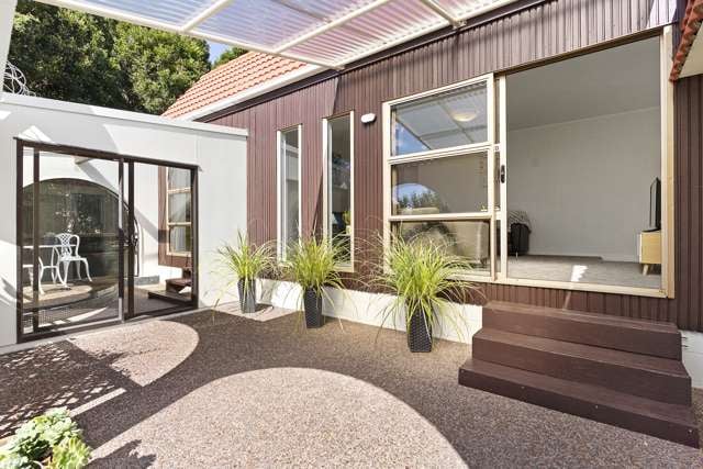 2/89 Moore Street Hillcrest_2