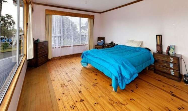 46 Queen Mary Avenue New Lynn_11