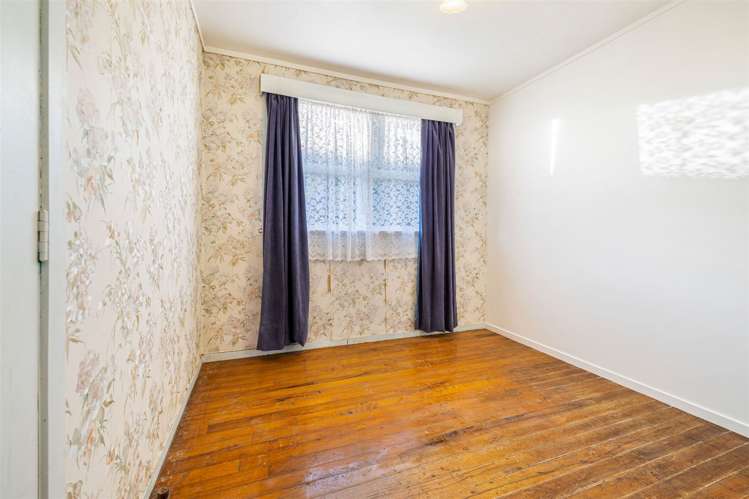 49 Royal Road Massey_10