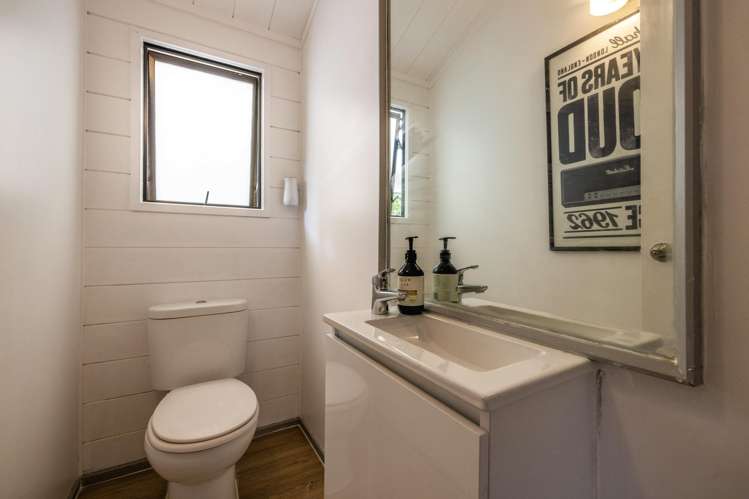 37C Ocean Road Surfdale_7