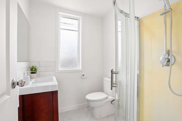 2 Holly Street Avondale_16