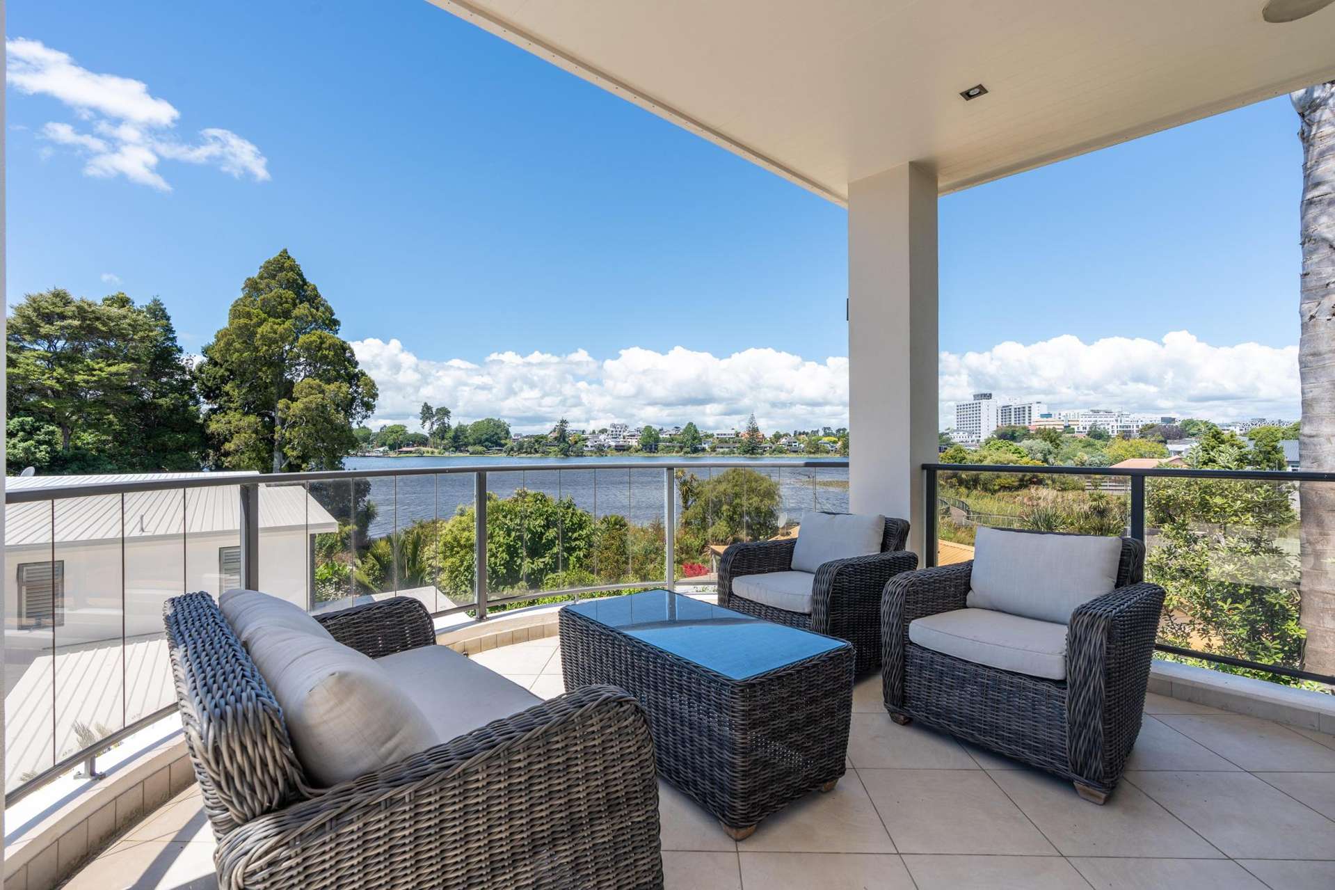 136 Lake Crescent Hamilton Lake_0