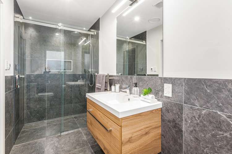 3 Ramarama Lane Crofton Downs_11