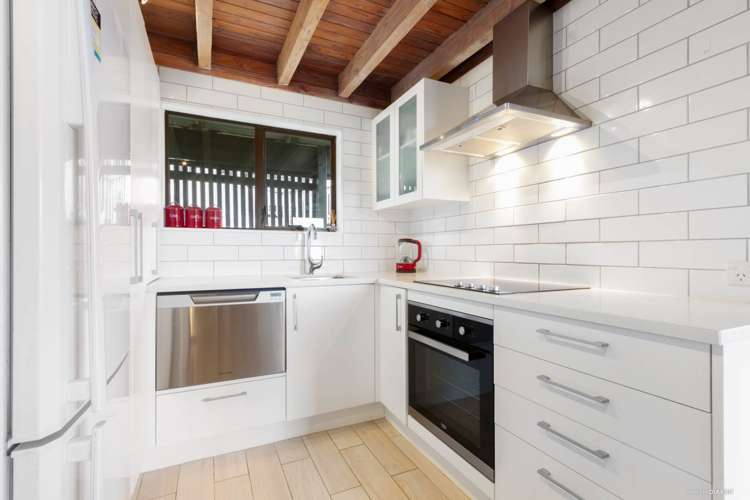 2/55 West Coast Road Glen Eden_2