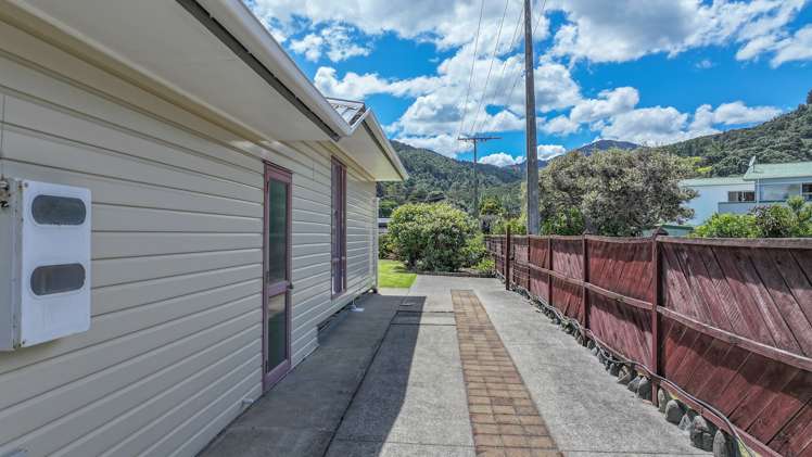 6 Seaview Avenue Te Puru_22