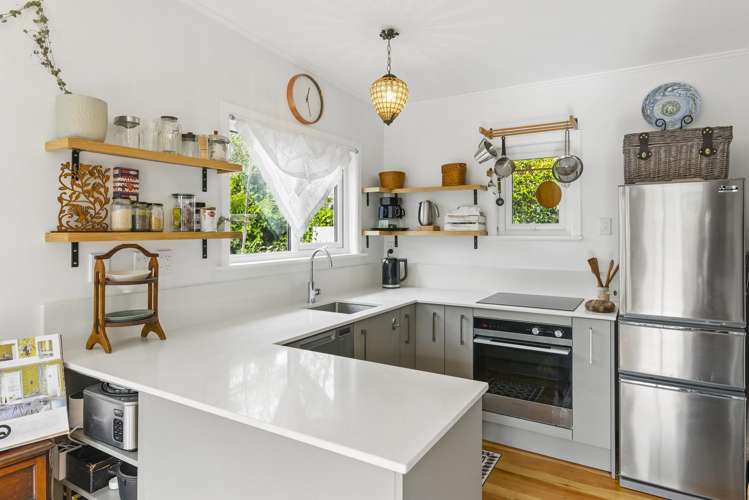 1/52 Matatua Road Raumati Beach_3