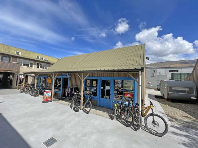 Units K and L Pembroke Mall, 17 Dunmore Street Wanaka_2