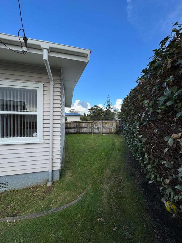 73 Christmas Road 10686_2