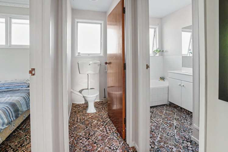 2/4 Gothic Place Ilam_12