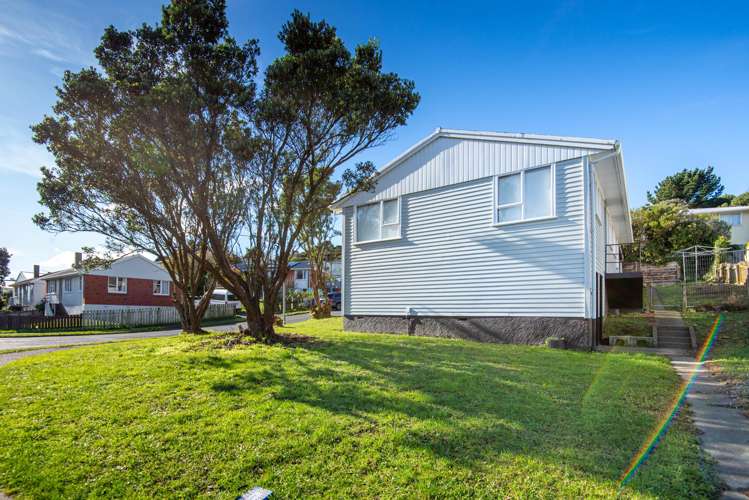 2 Penguin Grove Waitangirua_10