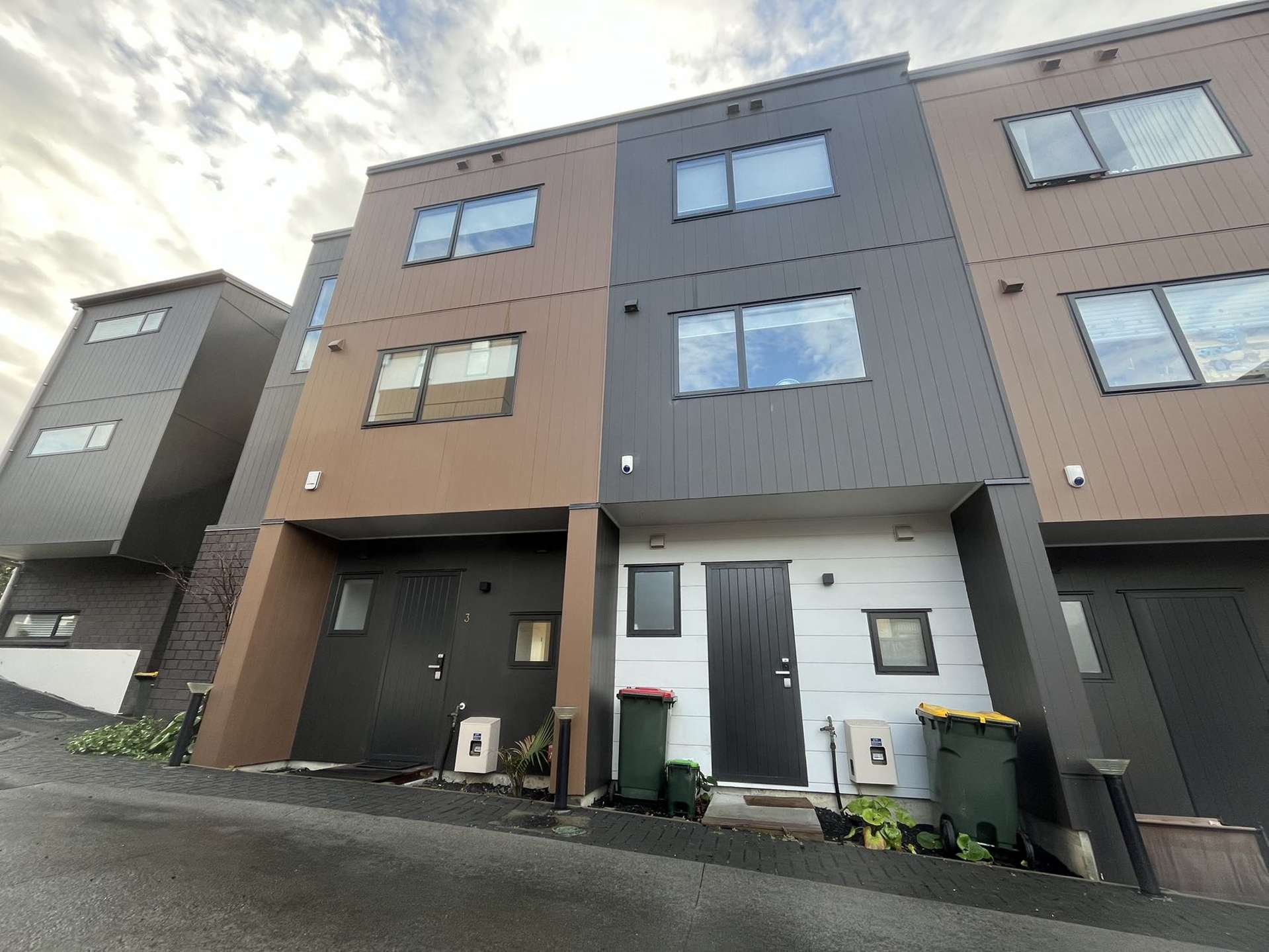 3/60 Highland Park Drive Highland Park_0