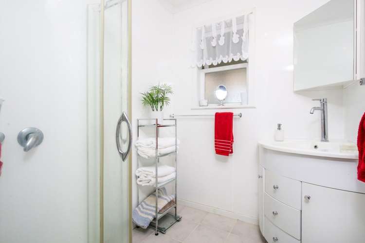 17 Tamariki Avenue Kelston_8