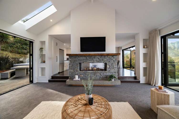 1 Goldleaf Hill Queenstown_45