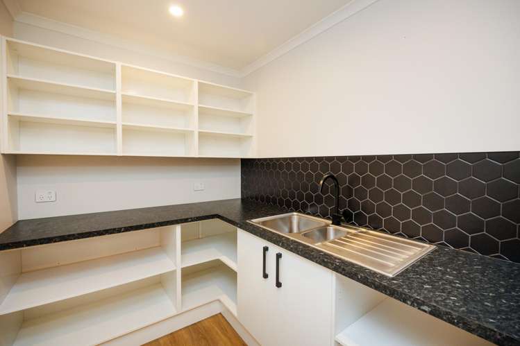 16a Rayner Lane Marton_9