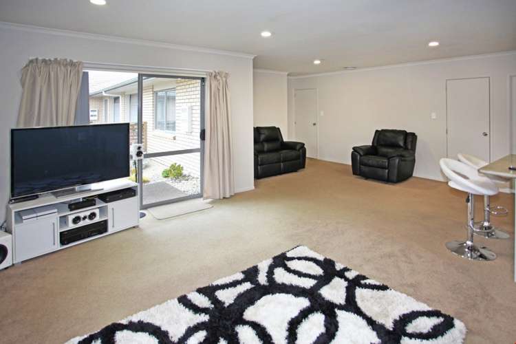 5/271 Queen Street Pukekohe_5