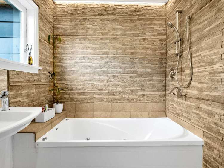 1 Melia Place Stanmore Bay_16