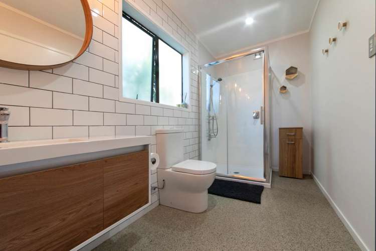 9 Brownie Road Laingholm_12