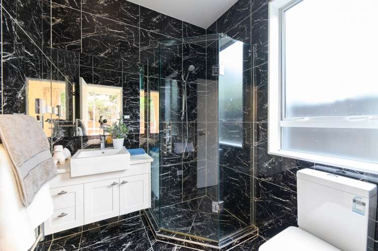 39 Remuremu Street Long Bay_32