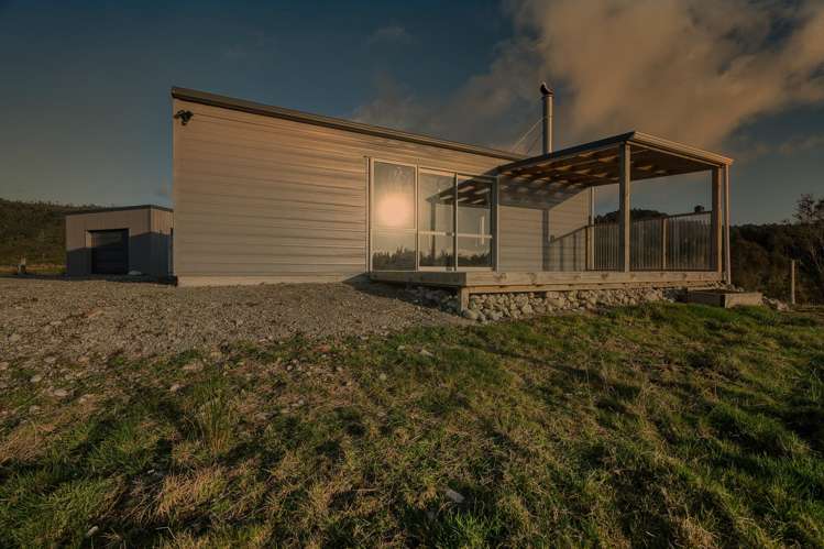 577 Blue Spur Road_2