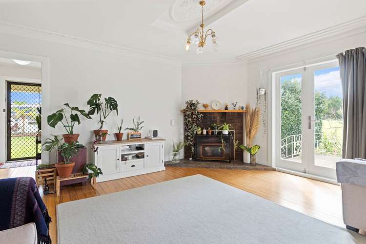 12-16 Holdens Road_3