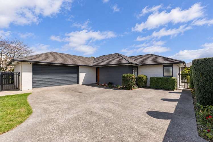 216 Frimley Oaks_0