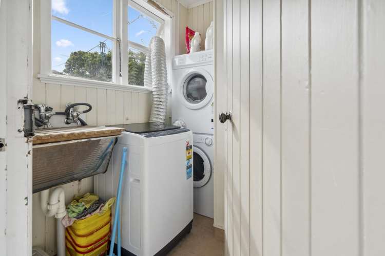 55 Hewer Crescent Naenae_8