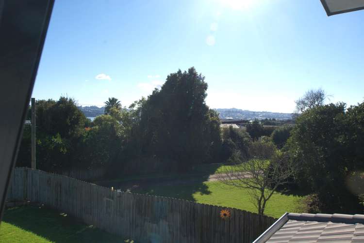 18a Boyd Avenue Mangere Bridge_14