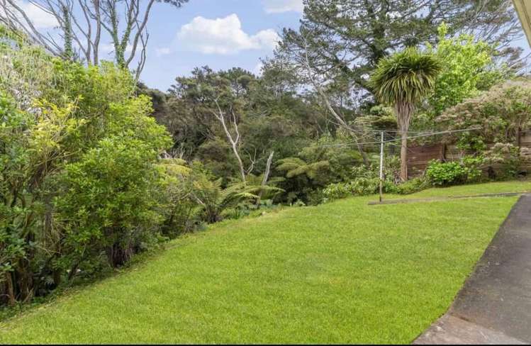 51 Easton Park Parade Glenfield_13