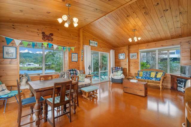 20 Martin Place Cooks Beach_3