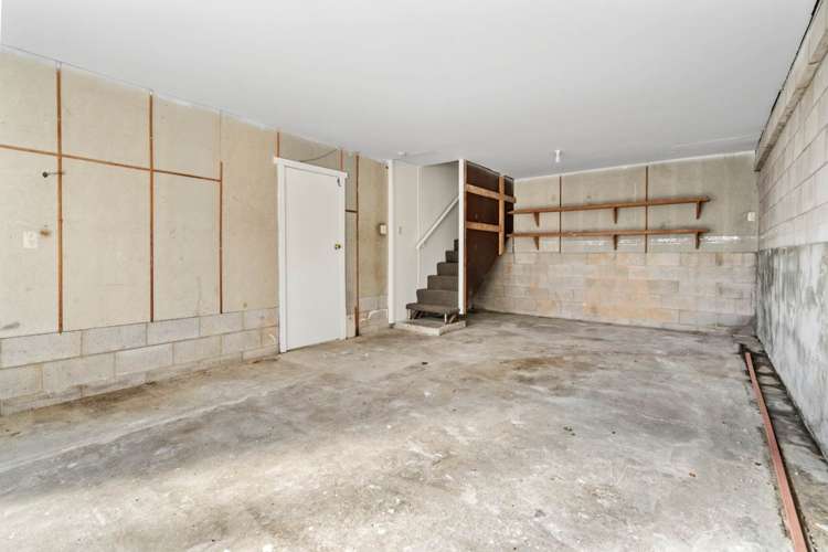 2 Helena Street Massey_17