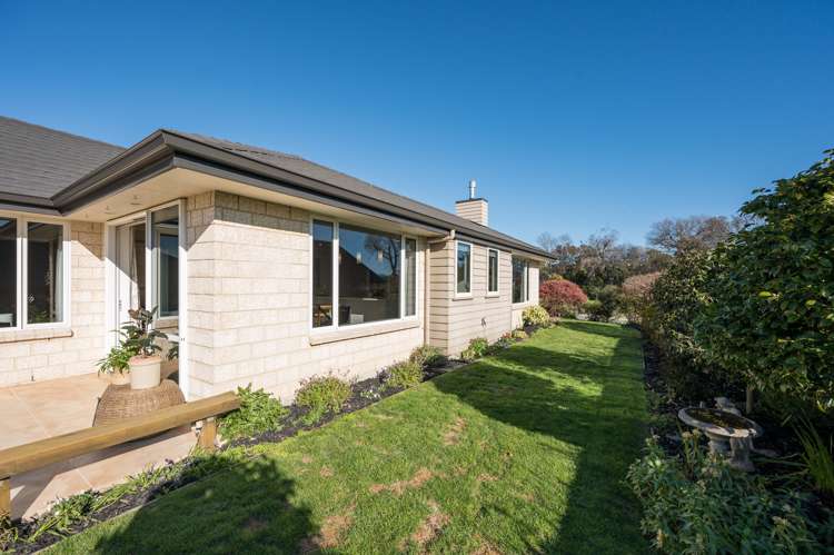 43 Fairose Drive Richmond_21