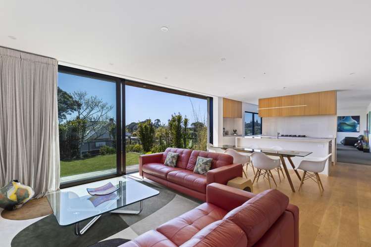 5 Barrett Street Westown_6