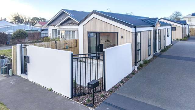 Single Level Standalone Townhouse