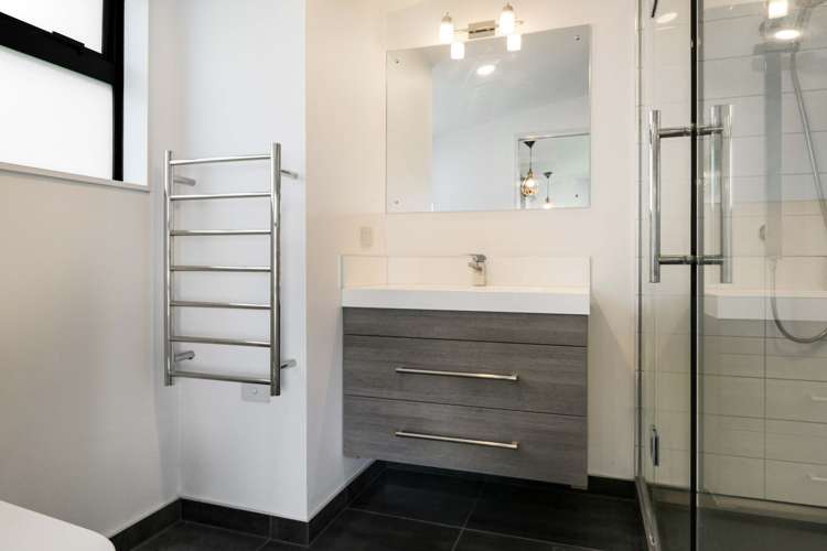 6 Satchell Way Kaiwharawhara_15