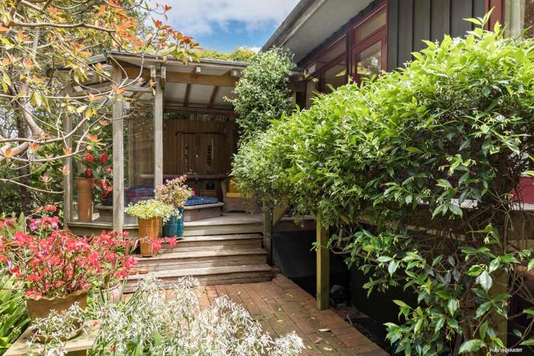 8 Valkyria Place Beach Haven_13