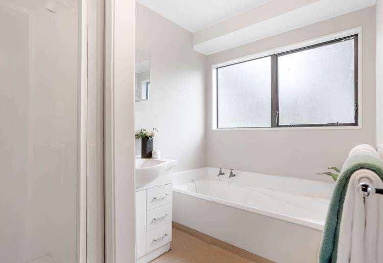 10 Jodie Place Flat Bush_11