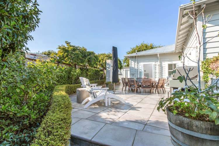 71 Beach Road Mellons Bay_34